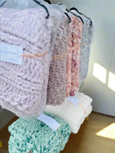 Load image into Gallery viewer, Cozy Throw Blankets